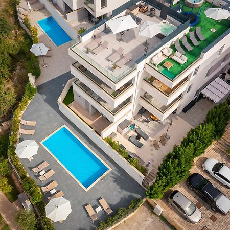 Apartment Alegria In Okrug With Heated Pool, Sea View, Jacuzzi, Wifi Trogir Extérieur photo