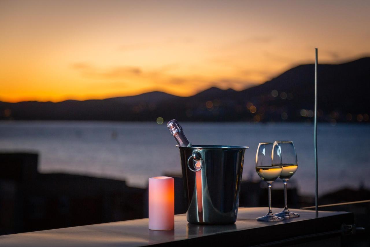 Apartment Alegria In Okrug With Heated Pool, Sea View, Jacuzzi, Wifi Trogir Extérieur photo